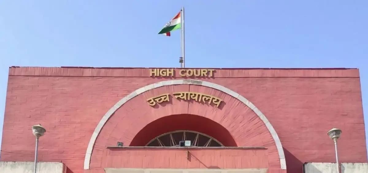 बॉम्बे हाईकोर्ट का बड़ा फैसला: 18 साल पुराने पीडब्ल्यूडी रिश्वत मामले में कर्मचारी बरी, मंजूरी और मांग दोनों पर सवाल