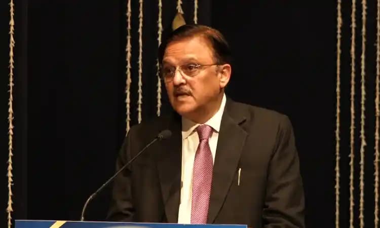 हमें आत्मनिरीक्षण करना होगा: न्यायमूर्ति अभय ओका ने न्यायपालिका की चुनौतियों और आम आदमी के विश्वास पर विचार किया