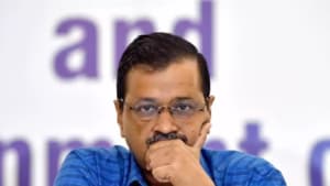 दिल्ली कोर्ट ने अरविंद केजरीवाल और अन्य के खिलाफ अवैध होर्डिंग्स को लेकर एफआईआर दर्ज करने का आदेश दिया