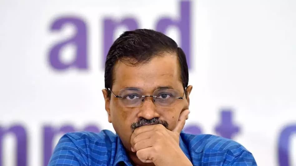 दिल्ली कोर्ट ने अरविंद केजरीवाल और अन्य के खिलाफ अवैध होर्डिंग्स को लेकर एफआईआर दर्ज करने का आदेश दिया