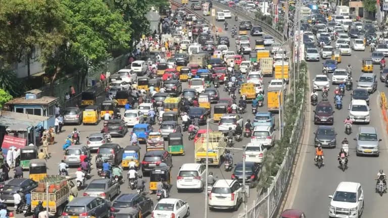 सड़क पर जन्मदिन स्टंट पर छत्तीसगढ़ हाईकोर्ट ने राज्य को फटकारा, ‘आंखों में धूल झोंकने वाली कार्रवाई’ बताई, मुख्य सचिव से नया हलफनामा मांगा