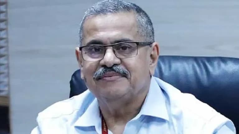 सुप्रीम कोर्ट ने केरल HC के मुख्यमंत्री के प्रमुख प्रधान सचिव केएम अब्राहम के खिलाफ DA मामले में CBI जांच के निर्देश पर रोक लगाई
