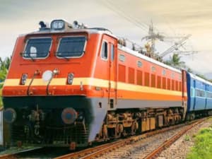तेलंगाना उच्च न्यायालय ने ट्रेन से गिरने से हुई मौत के मामले में 8 लाख रुपये का मुआवजा मंजूर किया, न्यायाधिकरण द्वारा खारिज किए गए फैसले को रद्द किया।