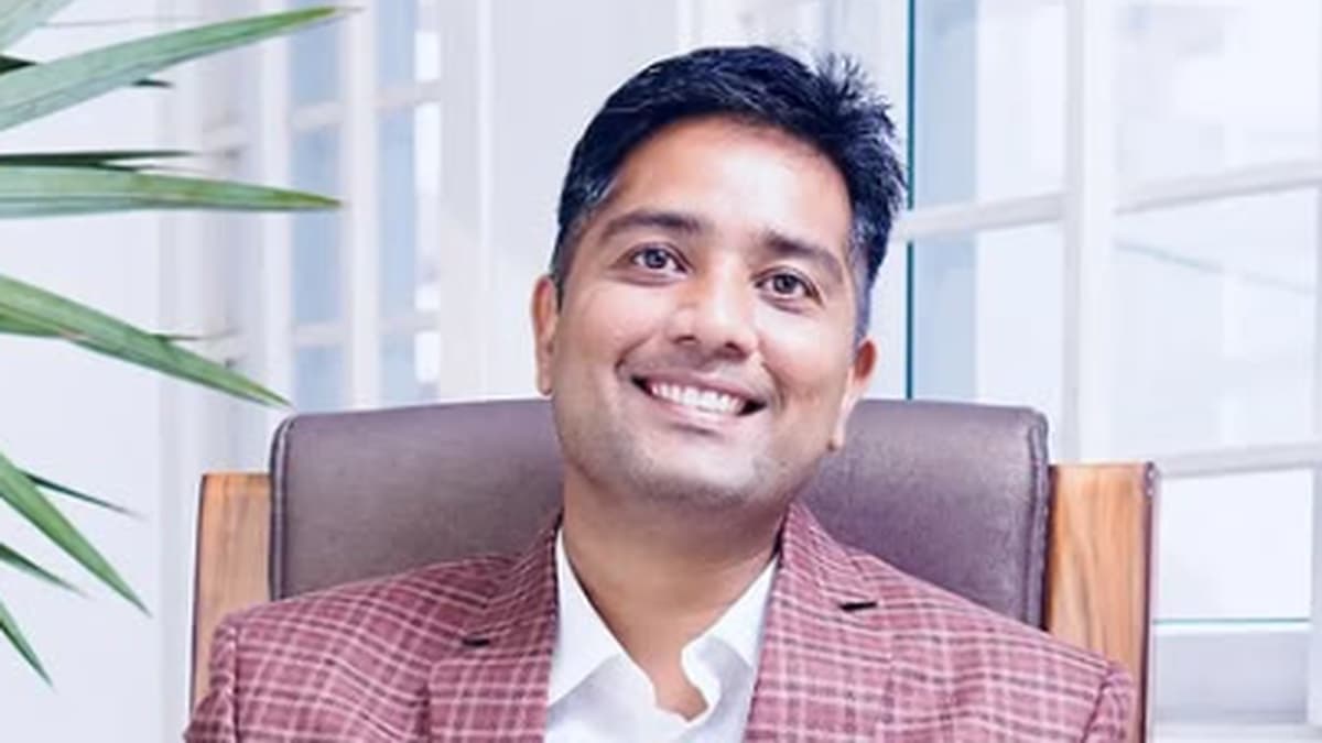 सुप्रीम कोर्ट ने ₹2,000 करोड़ शराब घोटाले मामले में चैतन्य बघेल की गिरफ्तारी चुनौती पर ईडी से जवाब मांगा