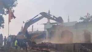 उज्जैन की तकिया मस्जिद विध्वंस विवाद में सुप्रीम कोर्ट ने राहत देने से इनकार, कहा धार्मिक आस्था किसी एक जगह पर निर्भर नहीं