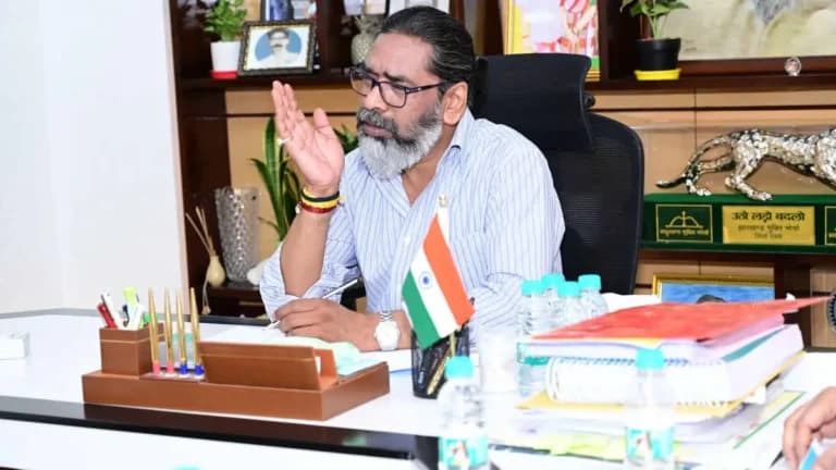 झारखंड हाई कोर्ट ने हेमंत सोरेन की पेशी पर आदेश संशोधित किया, कहा-CM को सिर्फ एक बार MP/MLA कोर्ट में उपस्थित होना होगा