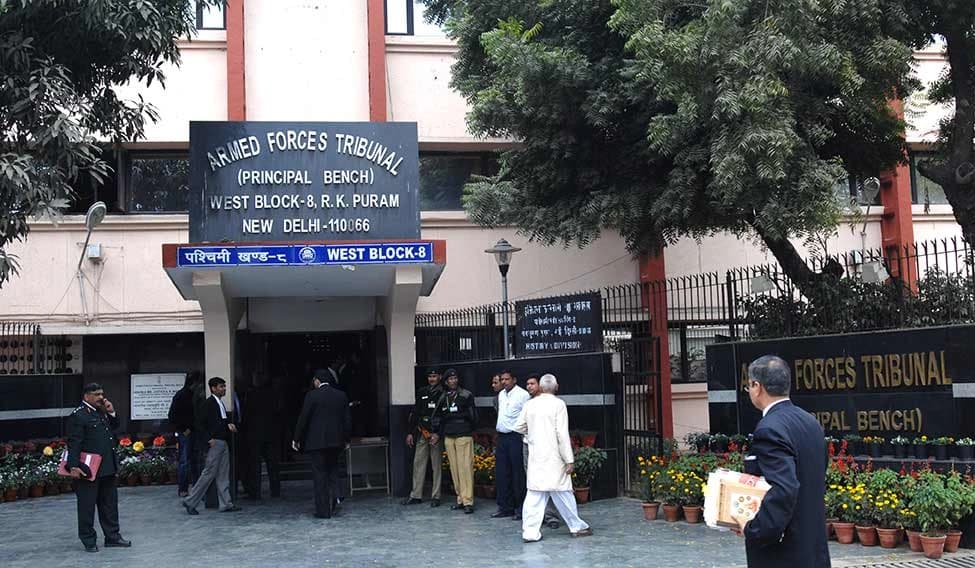 दिल्ली हाईकोर्ट ने केंद्र सरकार की याचिका खारिज की, पूर्व वायुसेना अधिकारी को 50% दिव्यांग पेंशन बरकरार