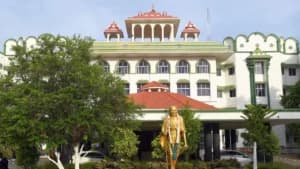 पुलिस की कार्रवाई पर सवाल उठाना अपराध नहीं है: मद्रास उच्च न्यायालय ने दो आरोपियों के खिलाफ आपराधिक मामला रद्द किया