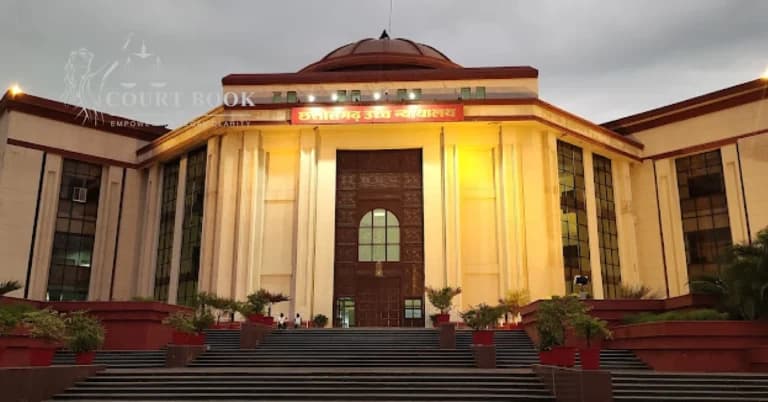 छत्तीसगढ़ हाईकोर्ट ने सड़क पर जन्मदिन मनाने पर लगाई फटकार, सार्वजनिक सुरक्षा के लिए सख्त कार्रवाई की मांग