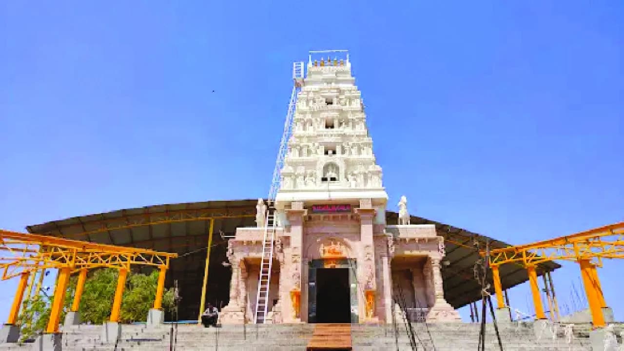 सुप्रीम कोर्ट ने 100 साल पुराने अमोगसिद्धा मंदिर पुजारी विवाद में वादी परिवार के हक में फैसला सुनाया